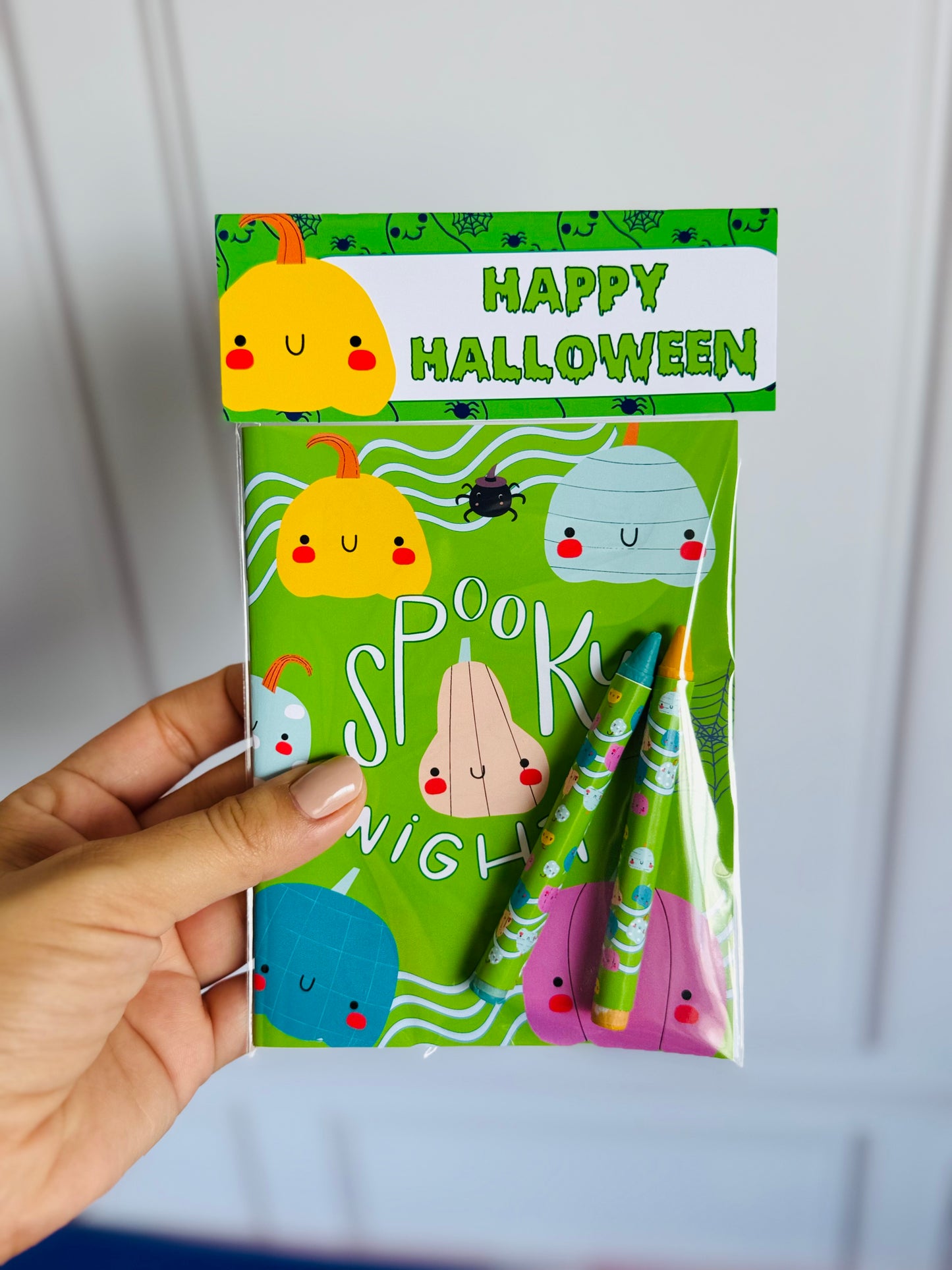 Activity Book Mini con 16 actividades y dibujos Halloween