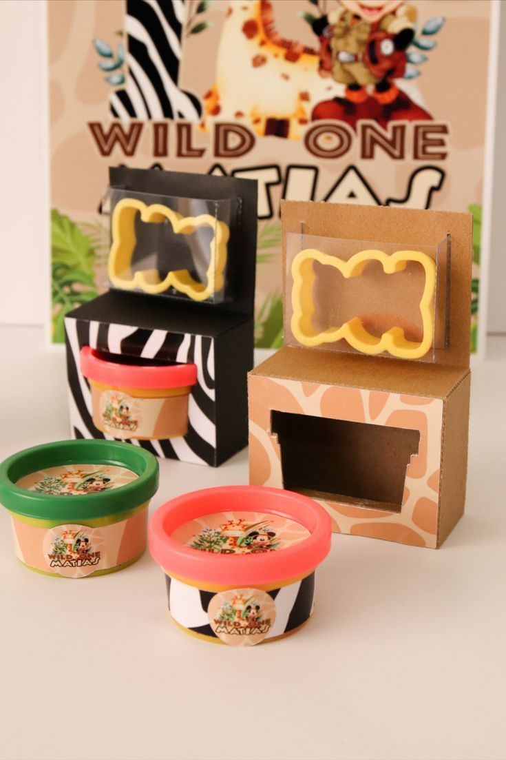 Plantilla de corte activity Box para plastilina Play Doh, disponible en formato SVG para cricut y Silhouette studio para Cameo.